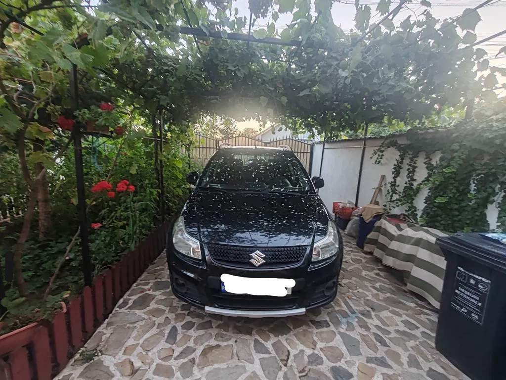 Fotografie: 2010 Suzuki SX4