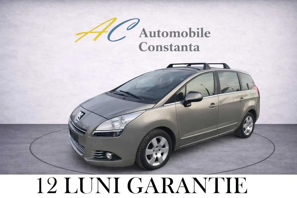 Fotografie: 2013 Peugeot 5008