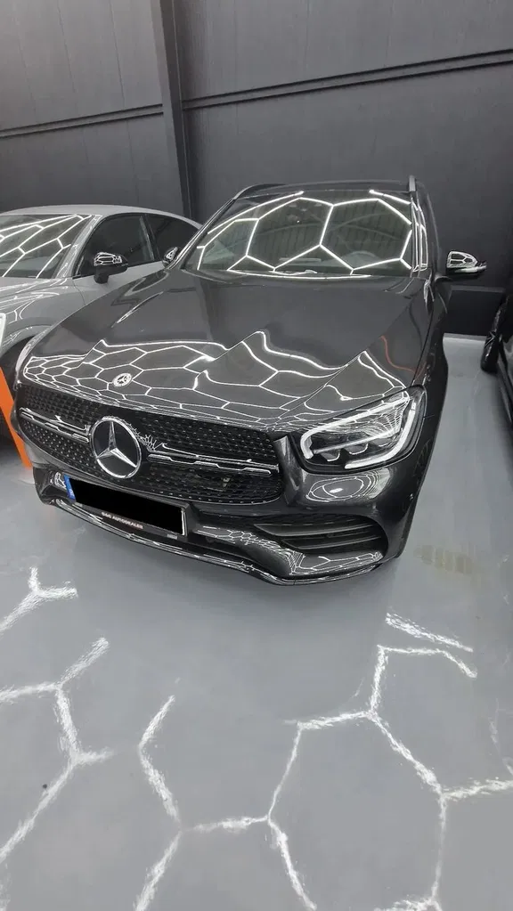 Fotografie: 2020 Mercedes-Benz GLC