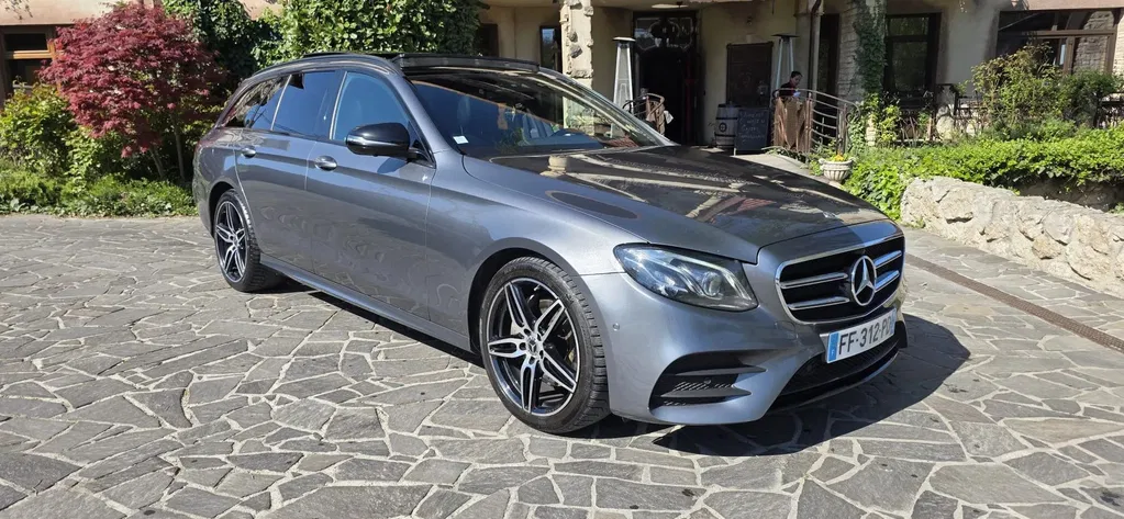 Fotografie: 2019 Mercedes-Benz E Class