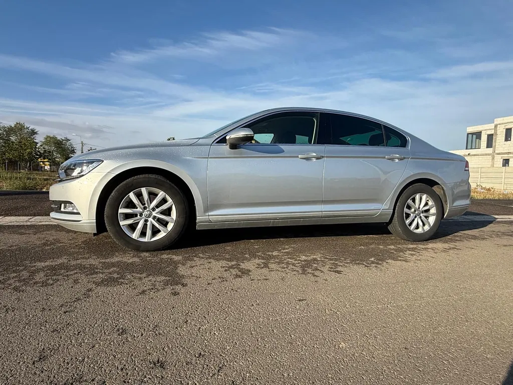 Fotografie: 2019 Volkswagen Passat