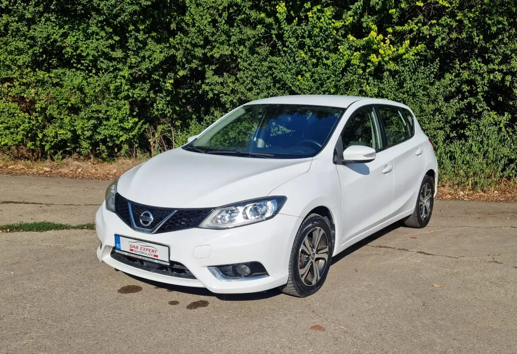 Fotografie: 2015 Nissan Pulsar