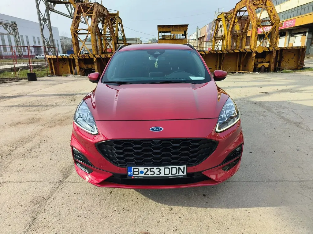 Fotografie: 2021 Ford Kuga