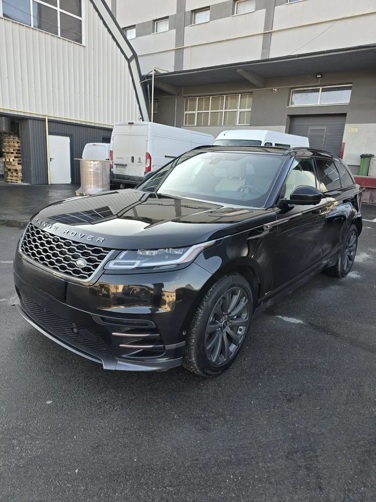 Fotografie: 2018 Land Rover Range Rover Velar