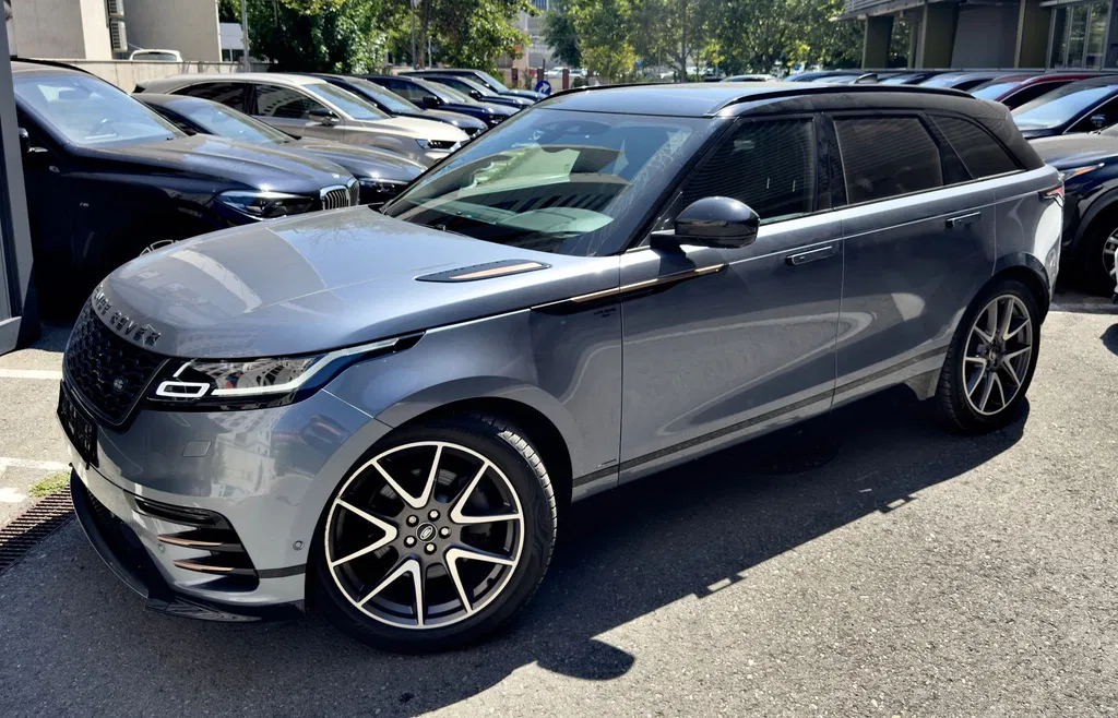Fotografie: 2021 Land Rover Range Rover Velar