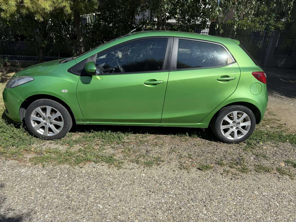 Fotografie: 2009 Mazda 2