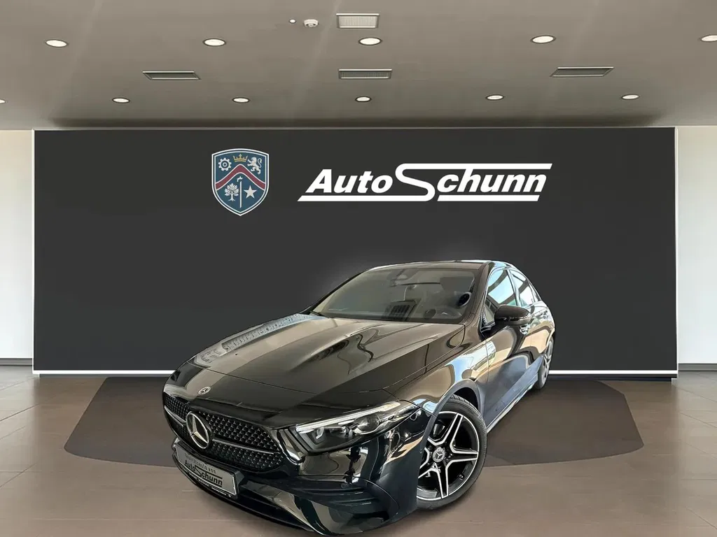 Fotografie: 2023 Mercedes-Benz A 200