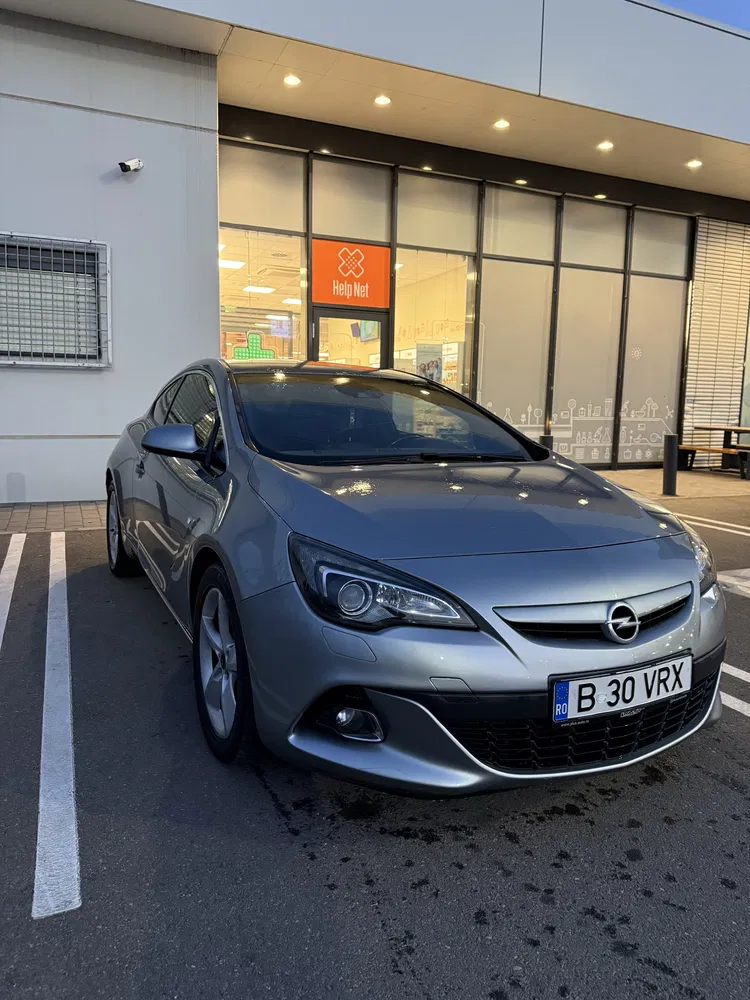 Fotografie: 2014 Opel Astra