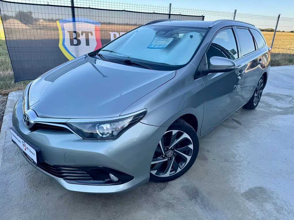 Fotografie: 2016 Toyota Auris