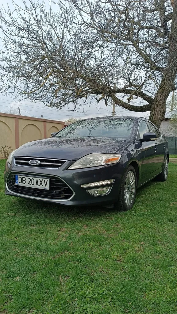 Fotografie: 2013 Ford Mondeo