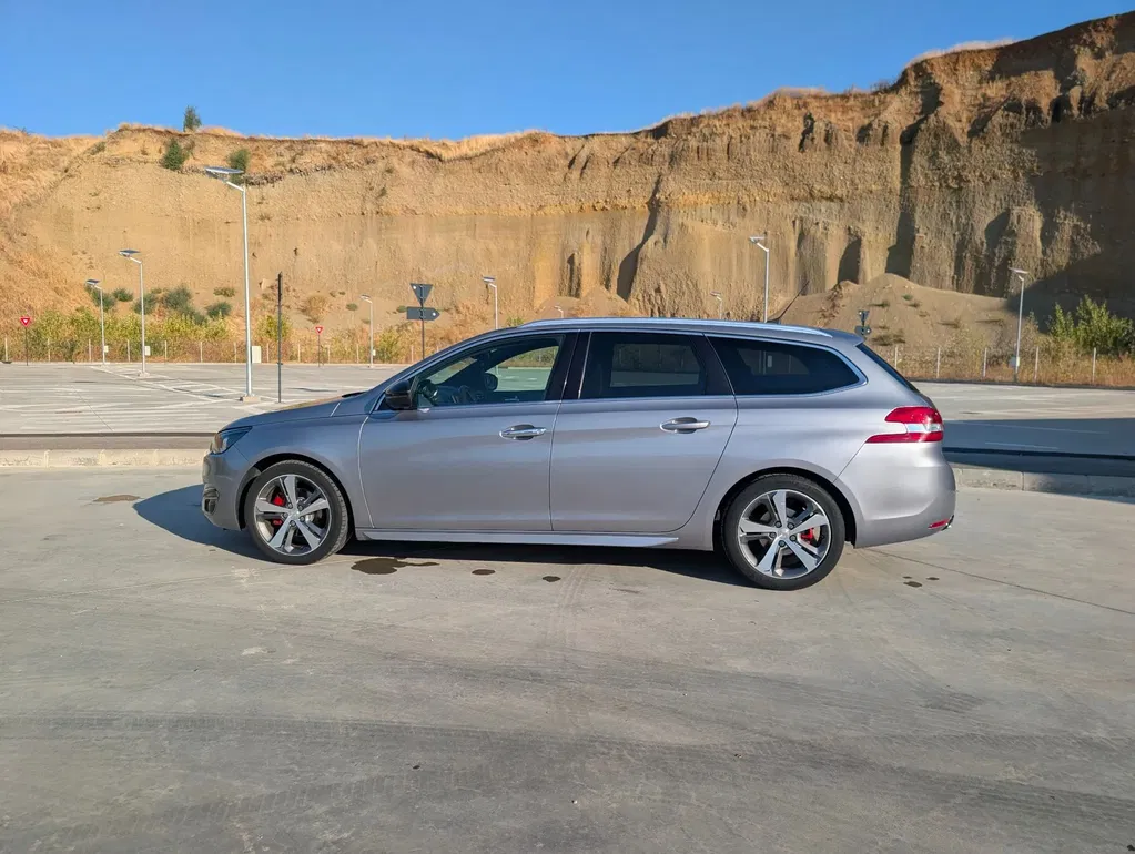 Fotografie: 2016 Peugeot 308
