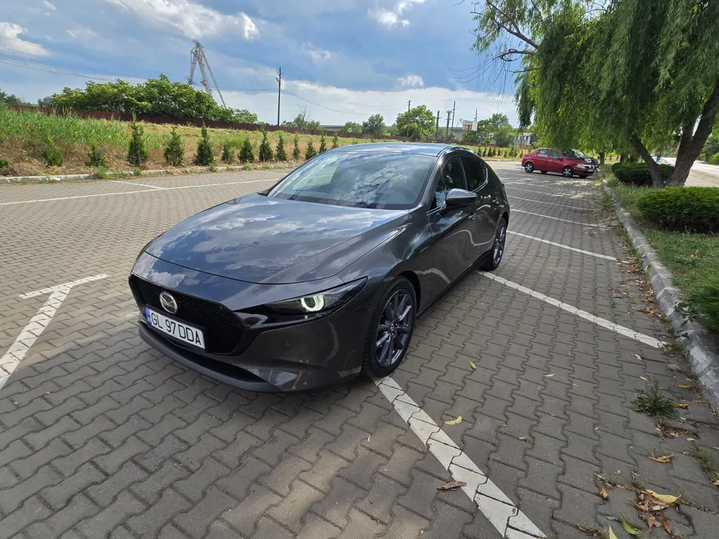 Fotografie: 2019 Mazda 3