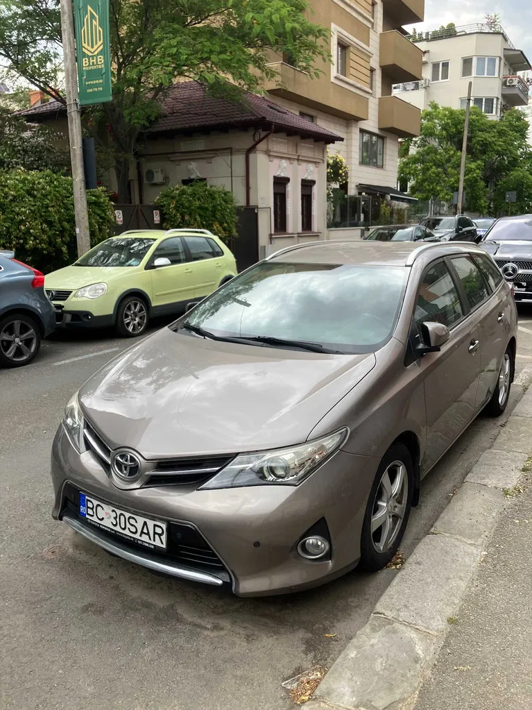 Fotografie: 2015 Toyota Auris