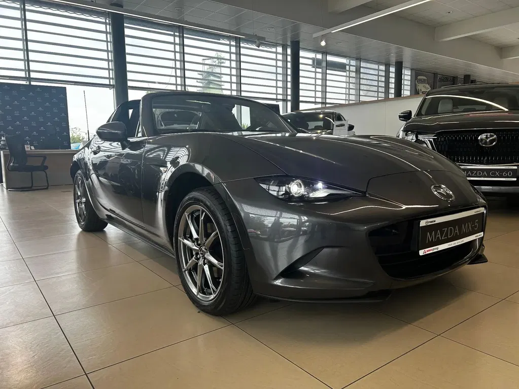 Fotografie: 2025 Mazda MX-5