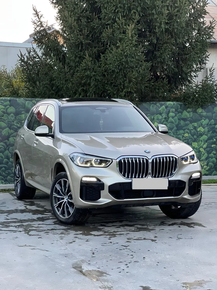 Fotografie: 2019 BMW X5