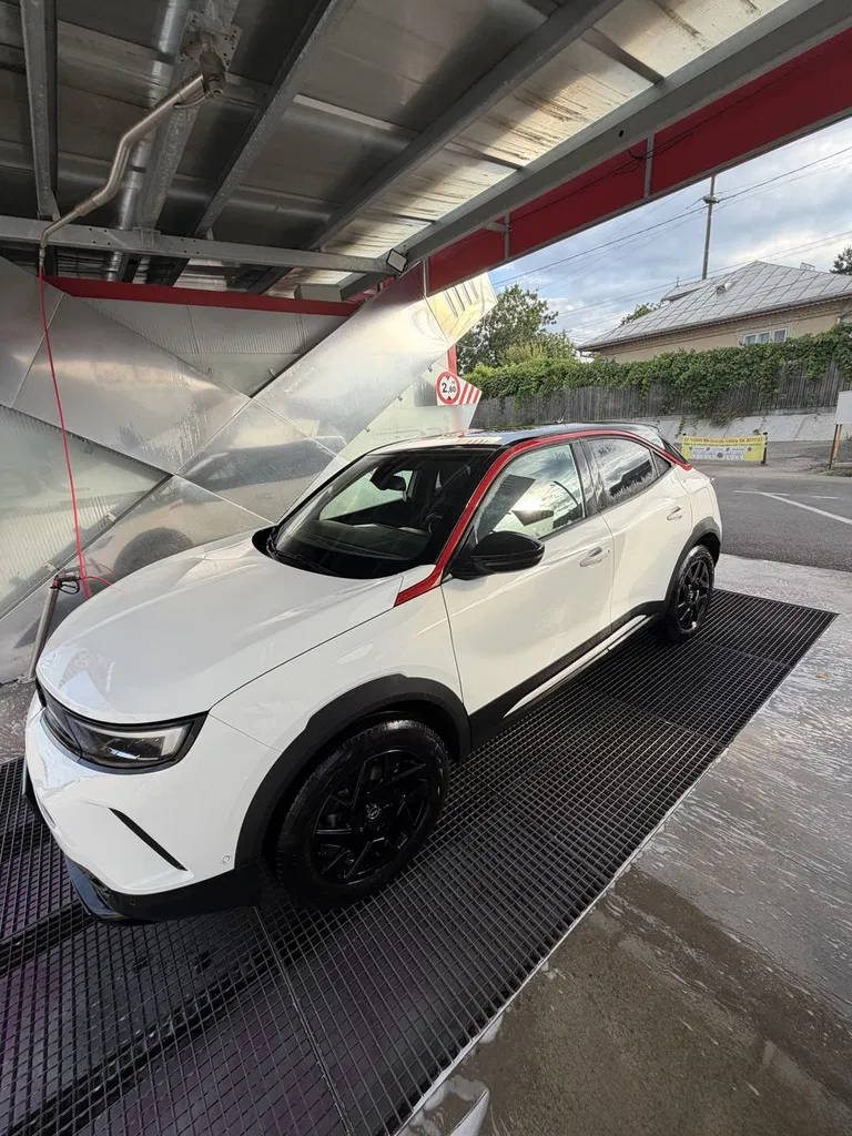 Fotografie: 2022 Opel Mokka