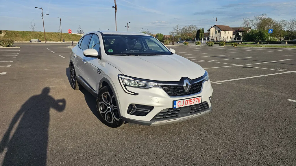 Fotografie: 2022 Renault Arkana
