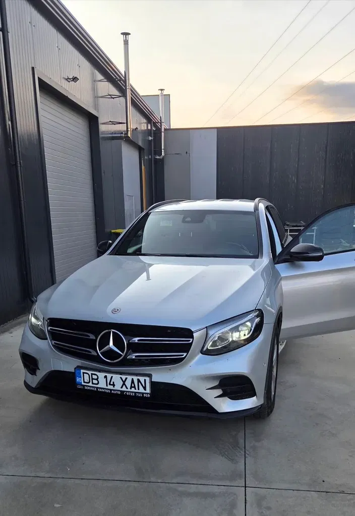 Fotografie: 2018 Mercedes-Benz GLC