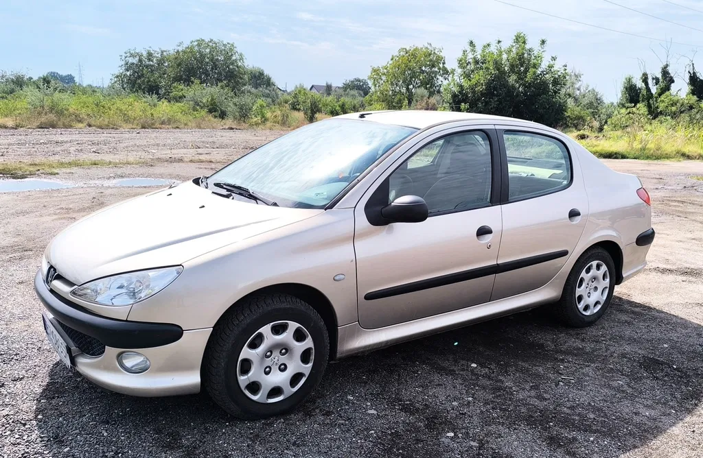 Fotografie: 2007 Peugeot 206