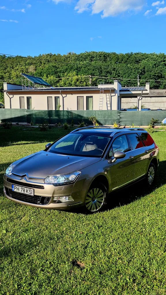 Fotografie: 2011 Citroen C5