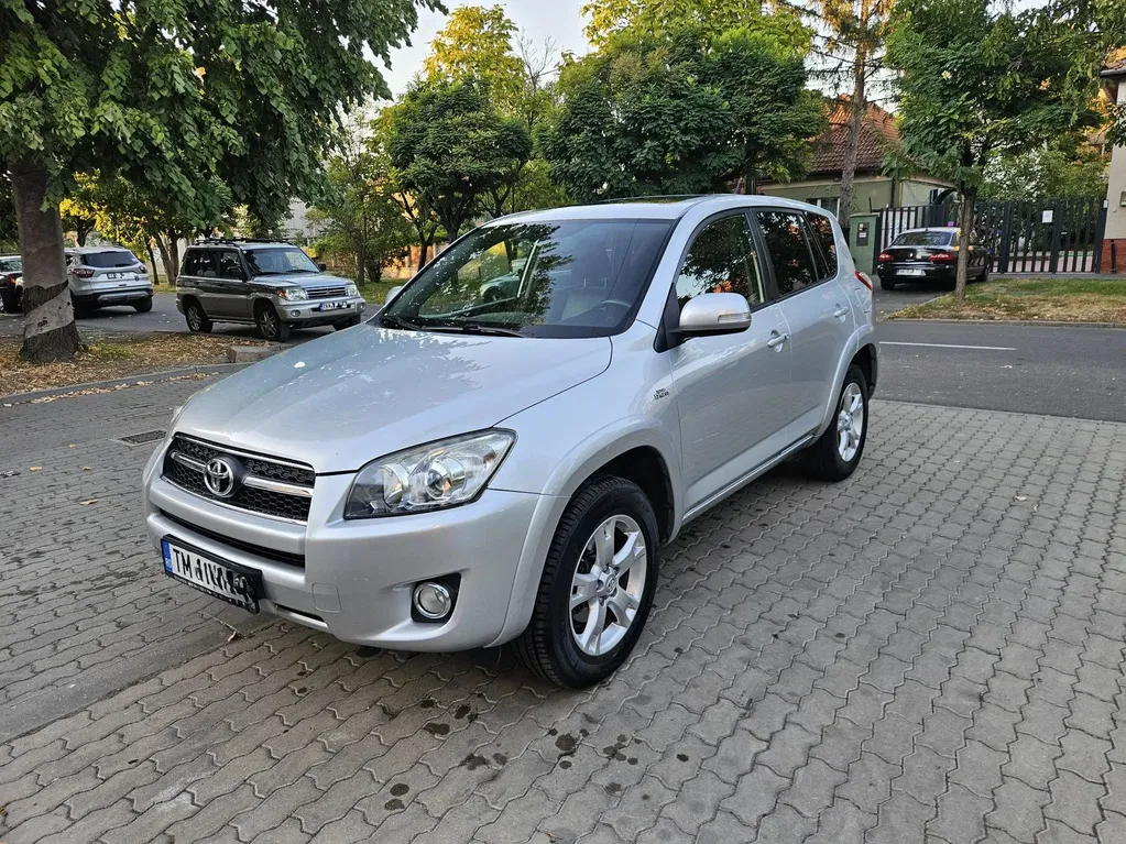Fotografie: 2009 Toyota RAV-4