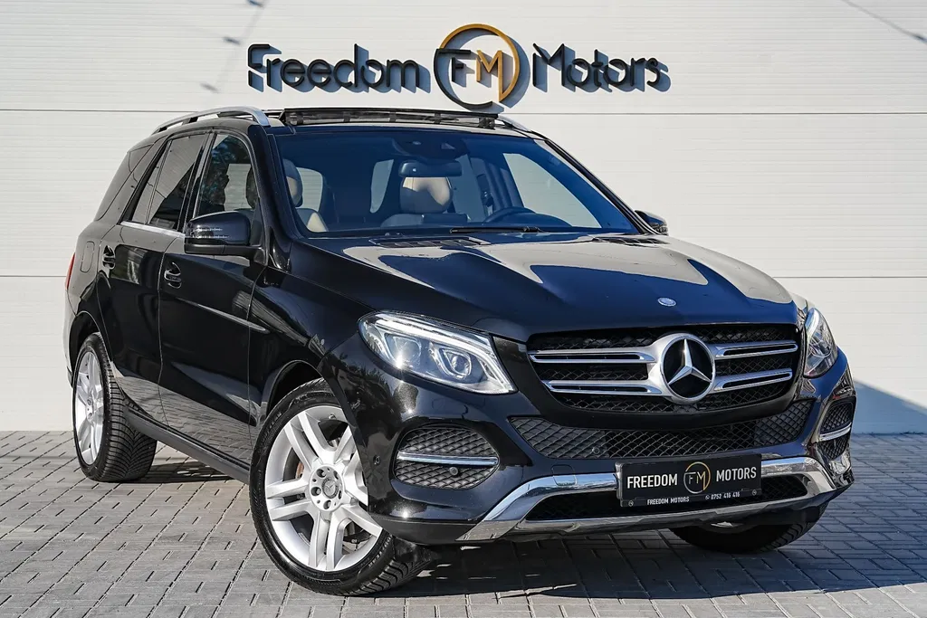 Fotografie: 2016 Mercedes-Benz GLE