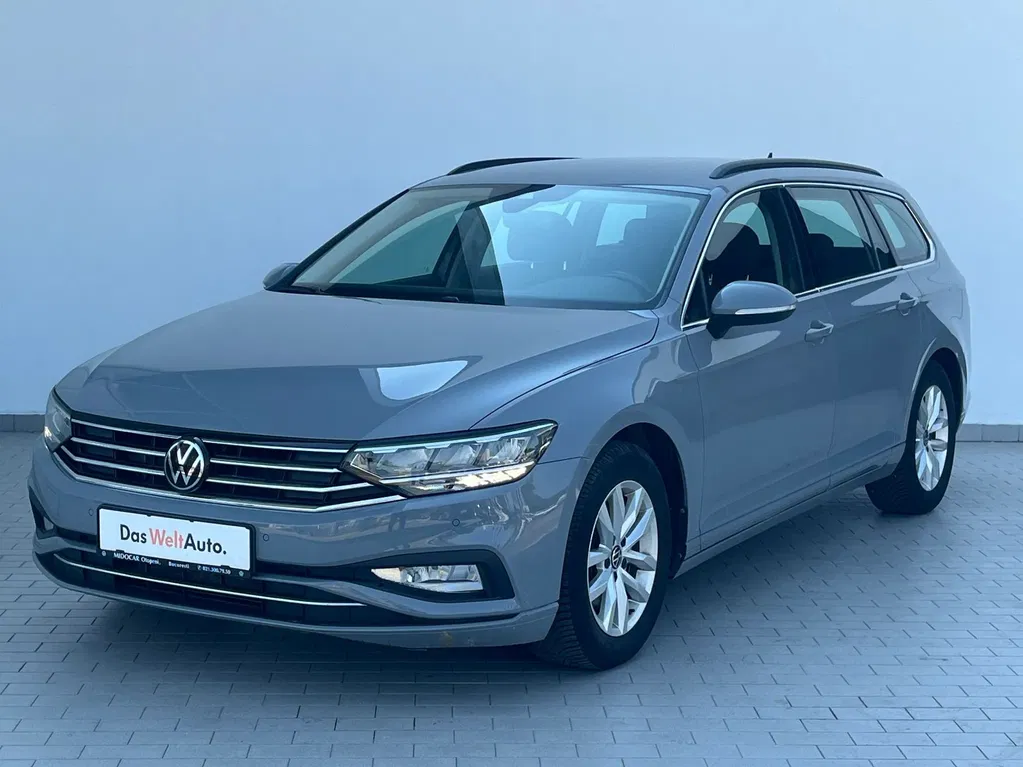 Fotografie: 2023 Volkswagen Passat
