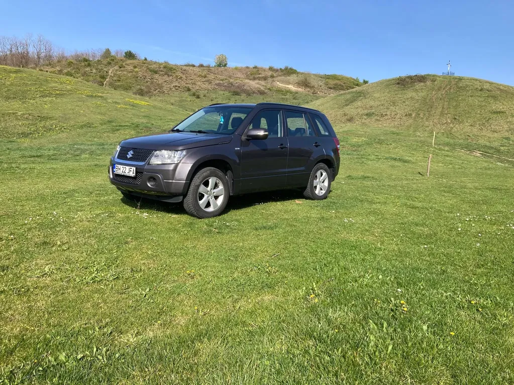Fotografie: 2011 Suzuki Grand Vitara