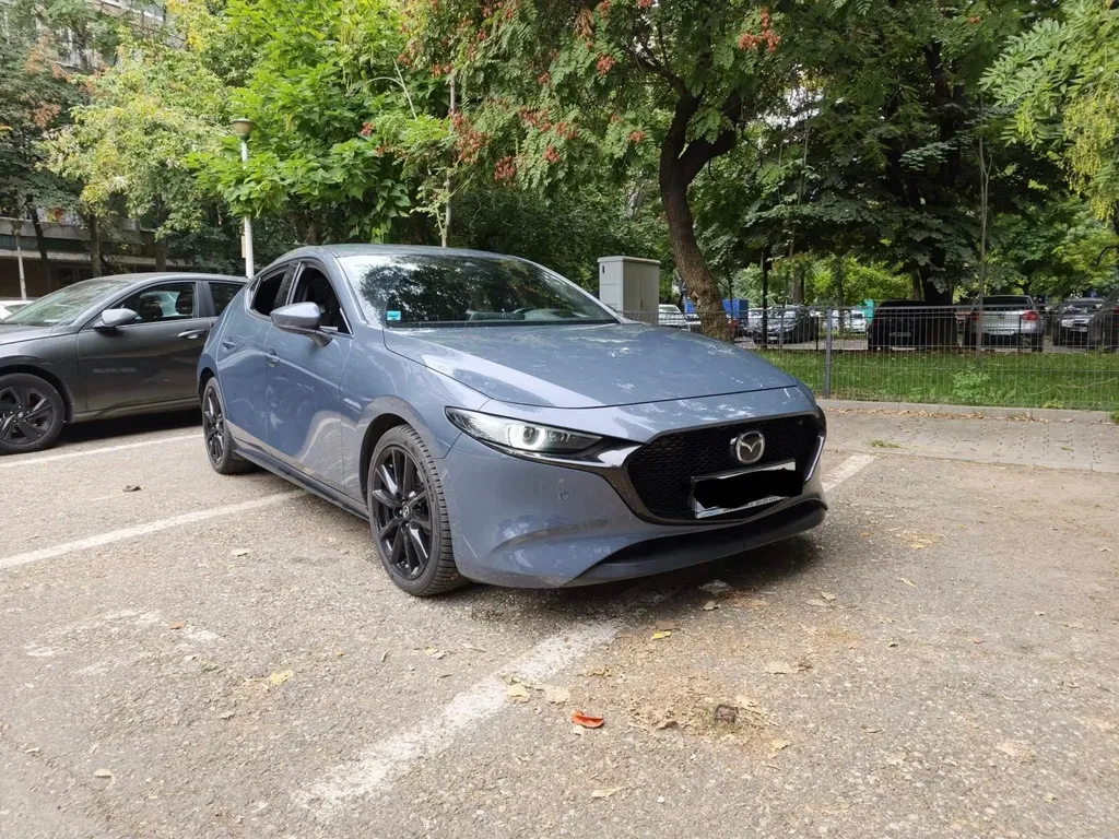 Fotografie: 2022 Mazda 3