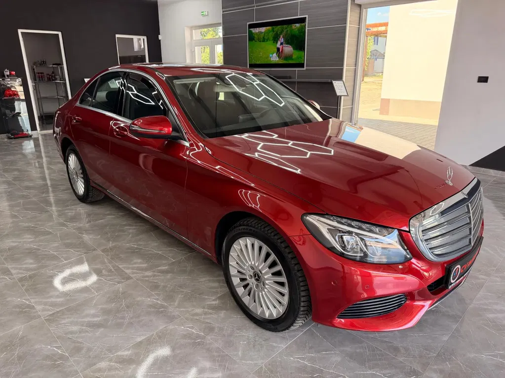 Fotografie: 2018 Mercedes-Benz C