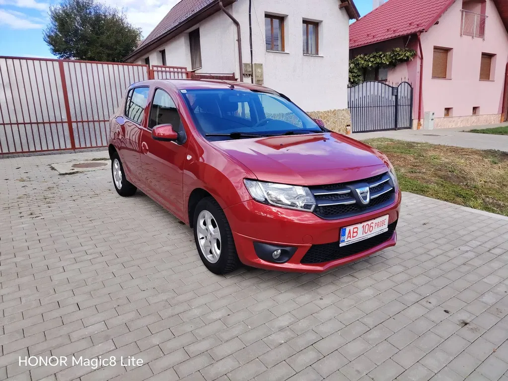 Fotografie: 2015 Dacia Sandero