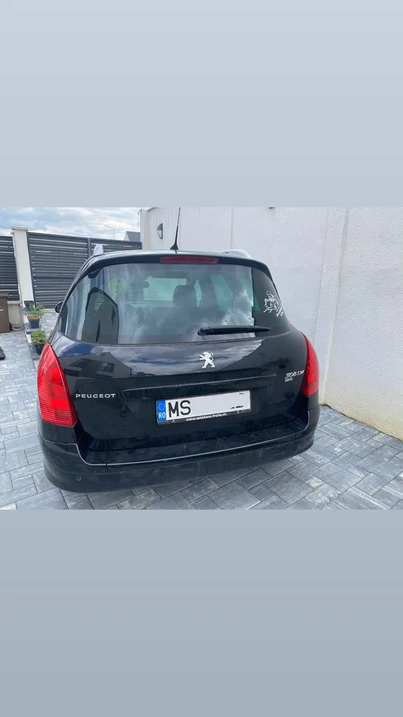 Fotografie: 2011 Peugeot 308