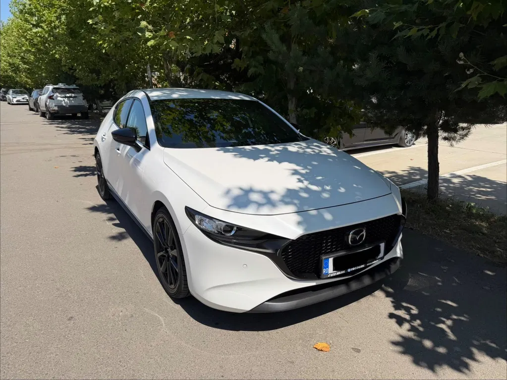 Fotografie: 2022 Mazda 3