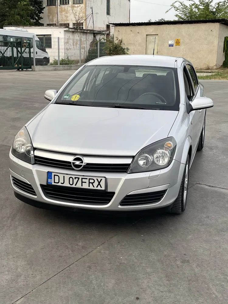 Fotografie: 2006 Opel Astra