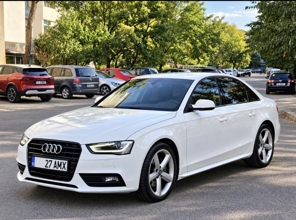 Fotografie: 2013 Audi A4 Limuzina