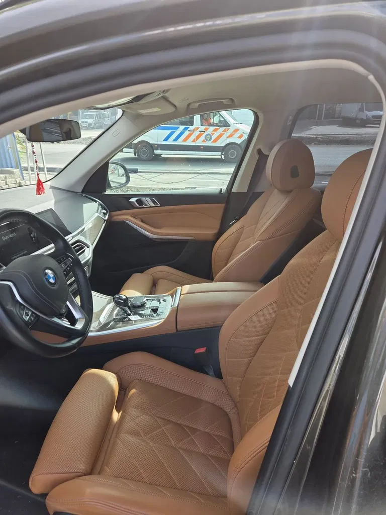 Fotografie: 2023 BMW X5