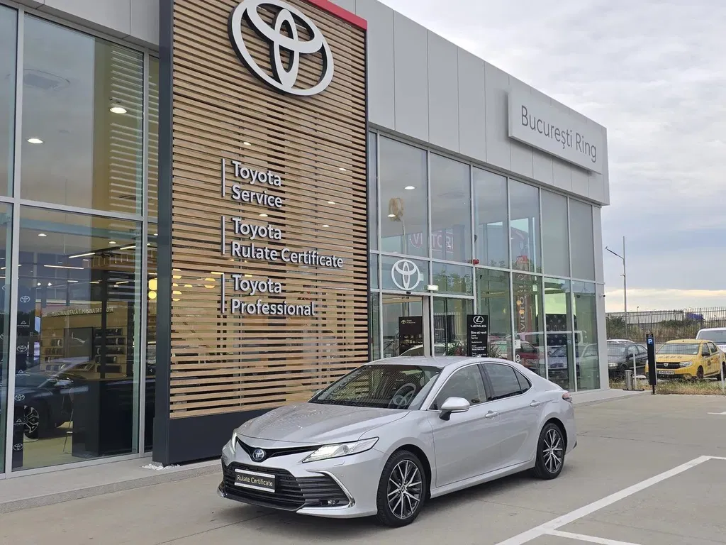 Fotografie: 2023 Toyota Camry