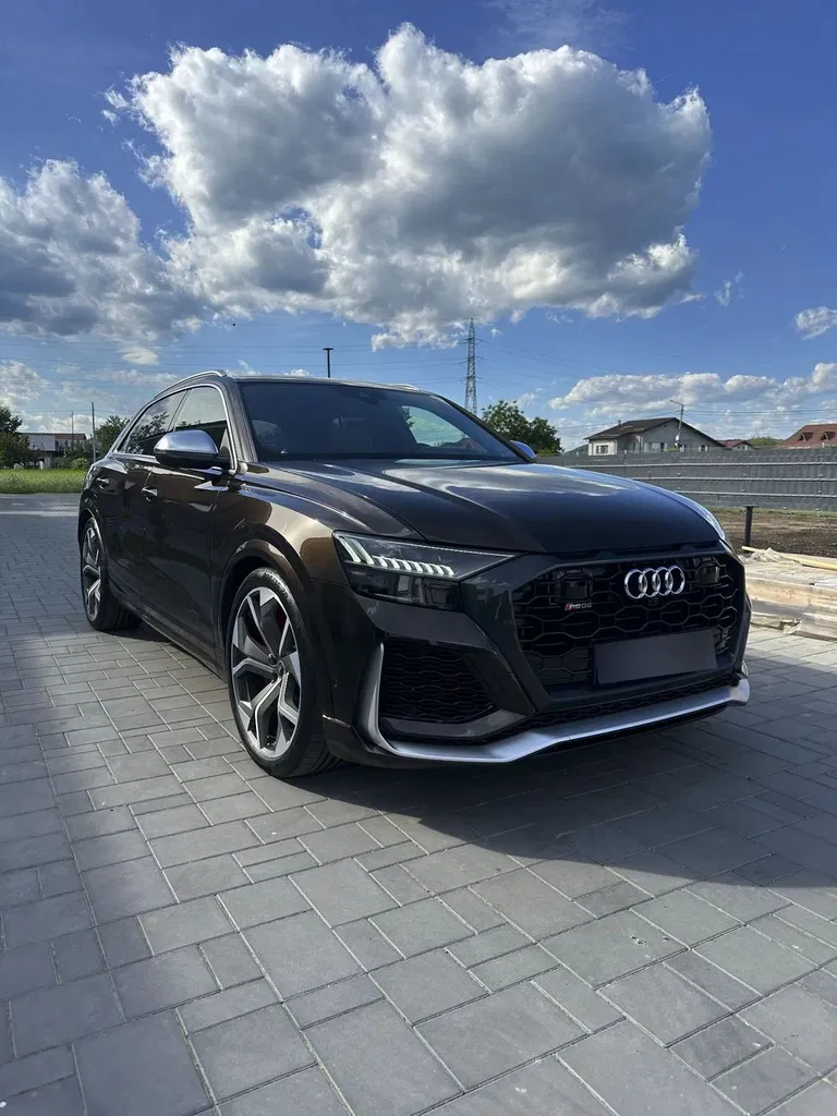 Fotografie: 2021 Audi RS Q8