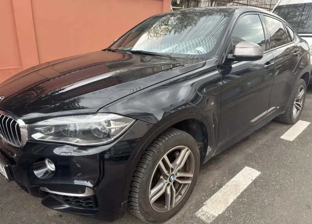 Fotografie: 2017 BMW X6