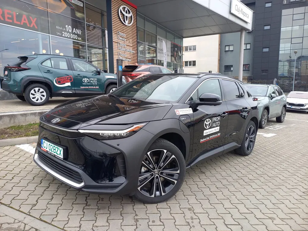 Fotografie: 2024 Toyota bZ4X