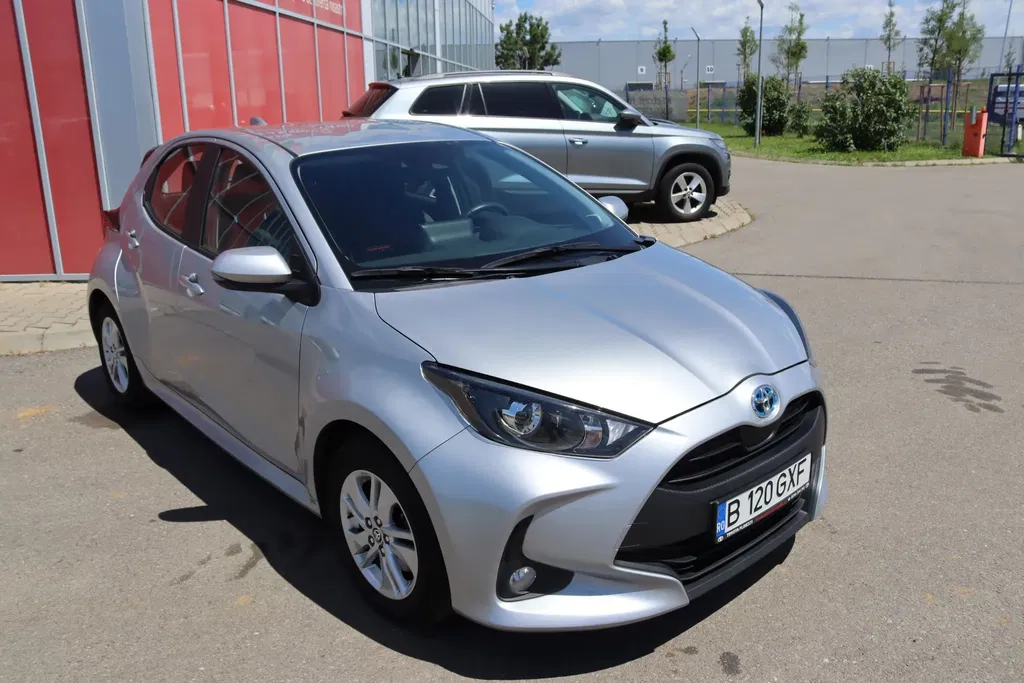 Fotografie: 2023 Toyota Yaris