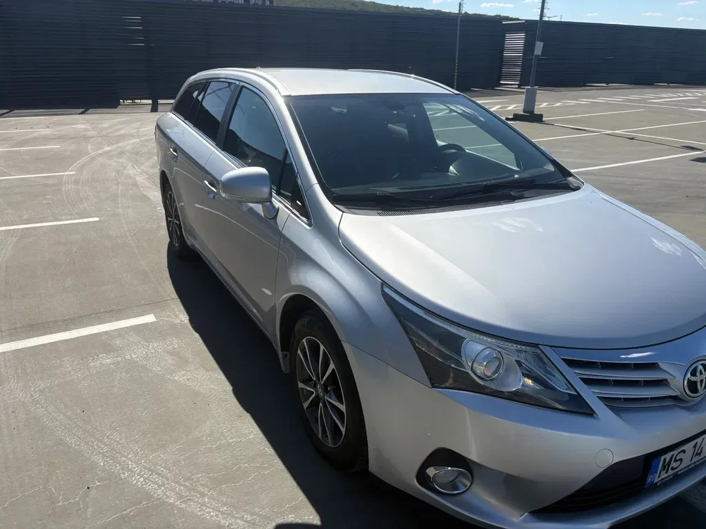 Fotografie: 2015 Toyota Avensis