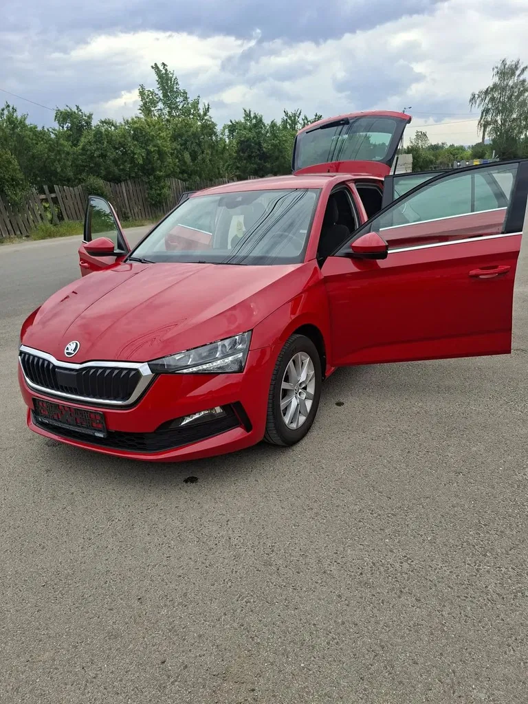Fotografie: 2019 Skoda Scala