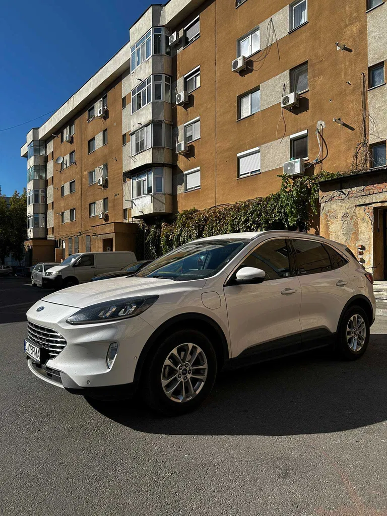 Fotografie: 2022 Ford Kuga