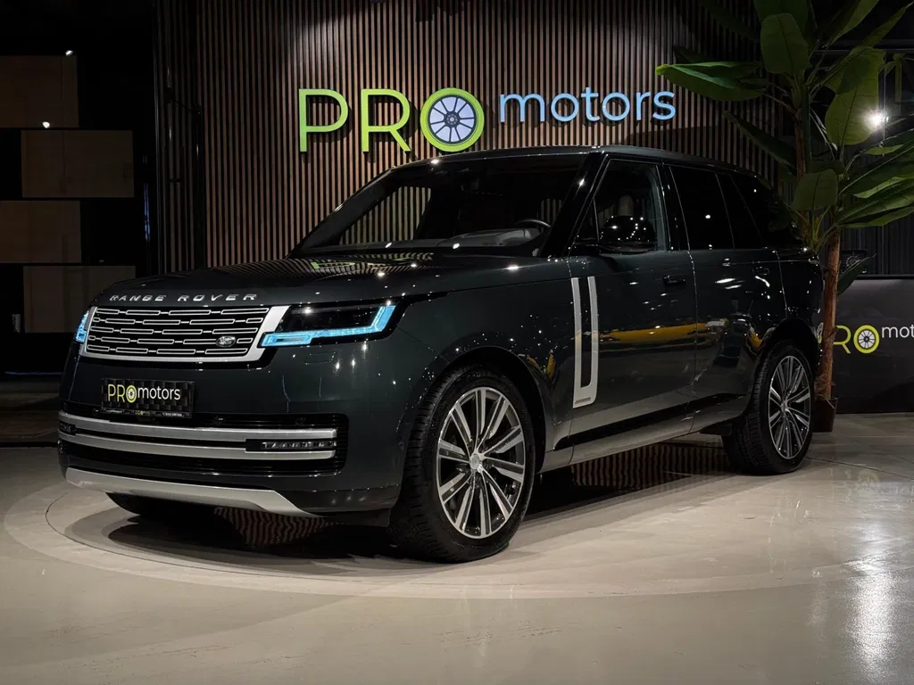 Fotografie: 2022 Land Rover Range Rover
