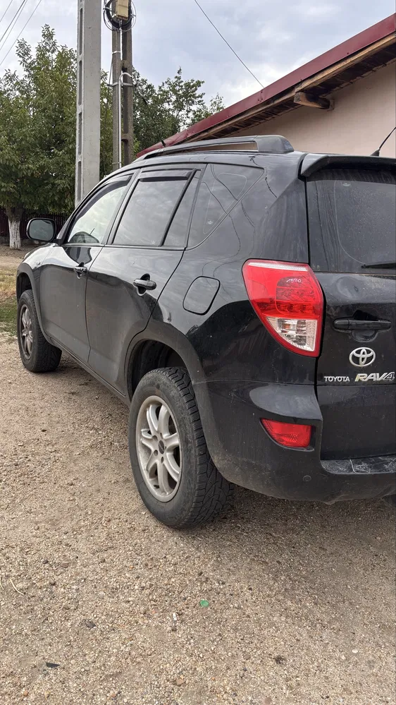 Fotografie: 2008 Toyota RAV-4