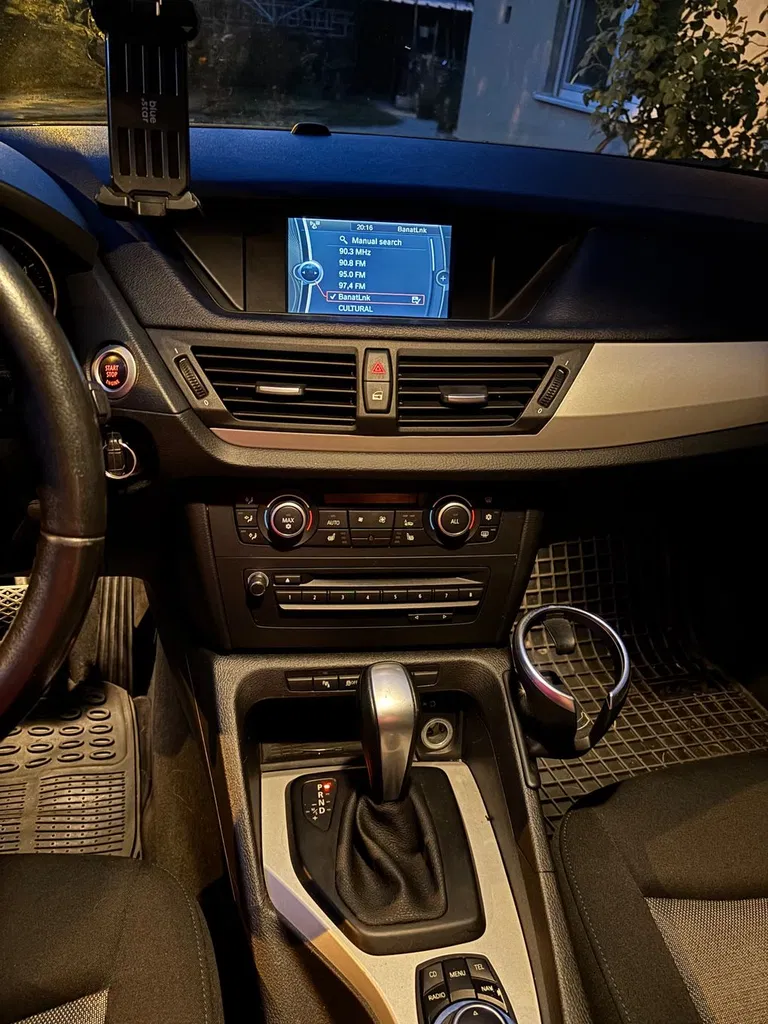 Fotografie: 2011 BMW X1
