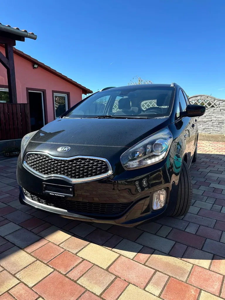 Fotografie: 2014 Kia Carens