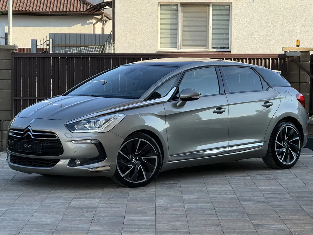 Fotografie: 2014 Citroen DS5