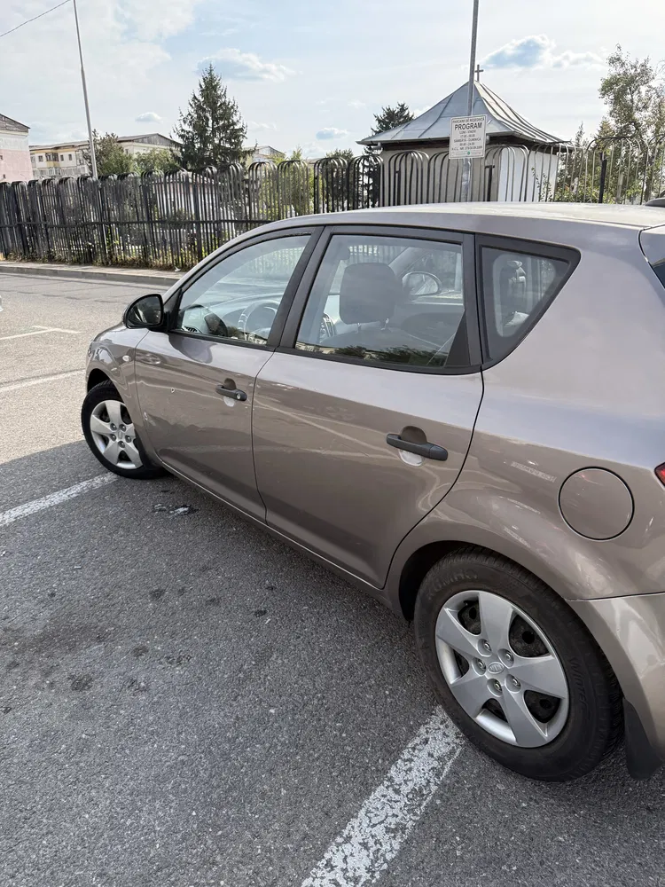 Fotografie: 2008 Kia Ceed